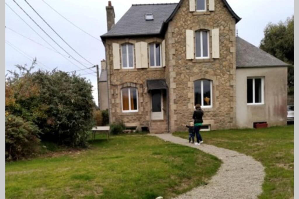 Kermaravel, Le Petit Manoir En Bord De Mer. Saint-Pol-de-Léon Esterno foto